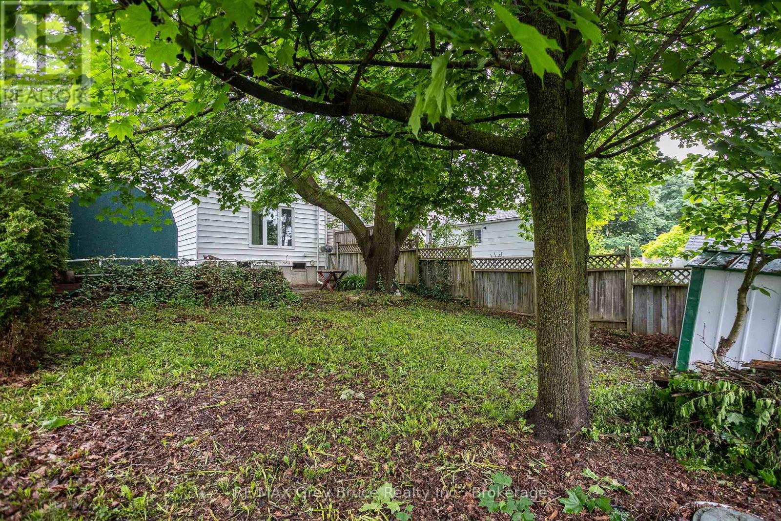 1068 11TH STREET E - 27