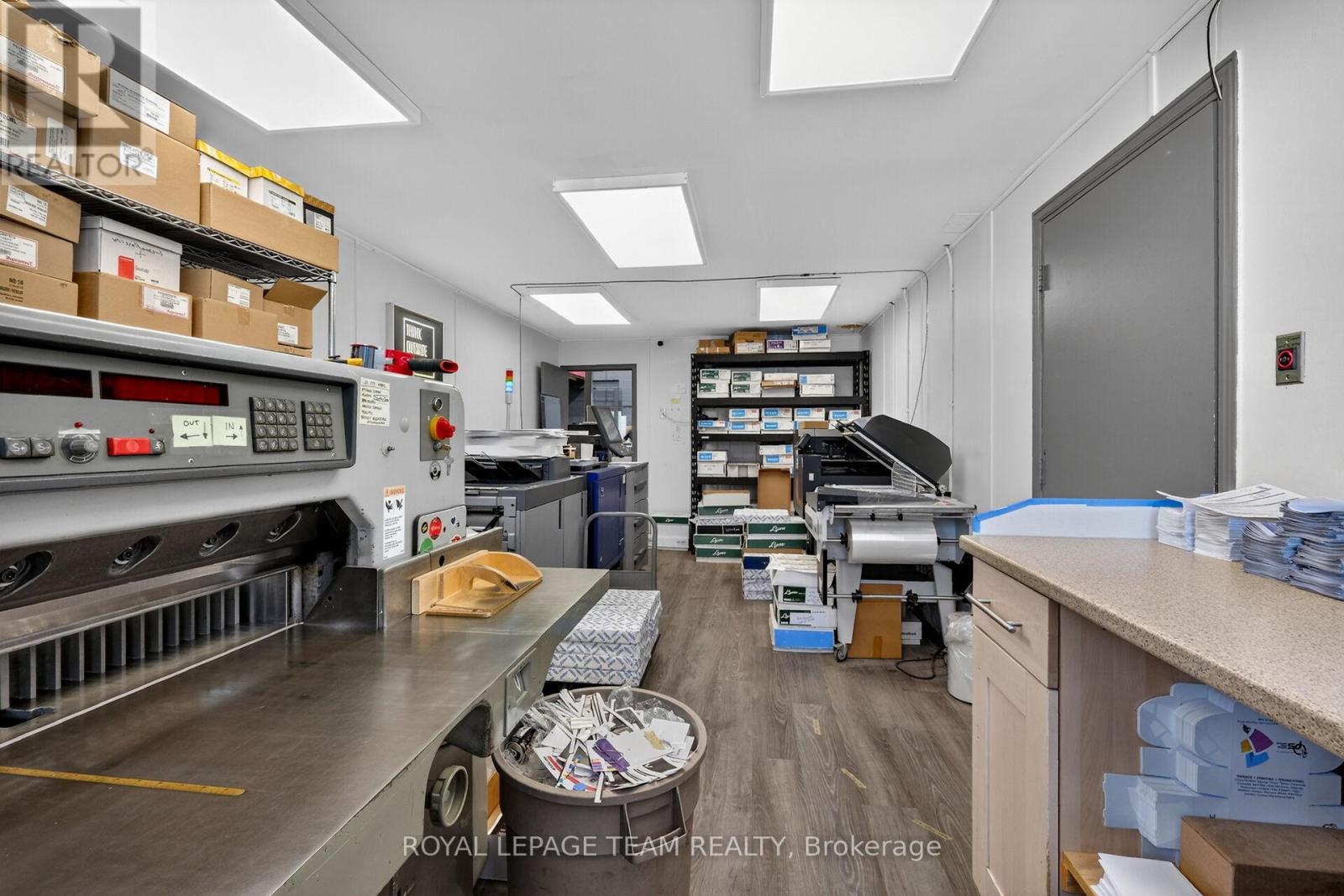 Industrial for Sale in Ottawa – 27&29 – 2100 THURSTON DRIVE, Ottawa – MLS# X13230146 - Image 13