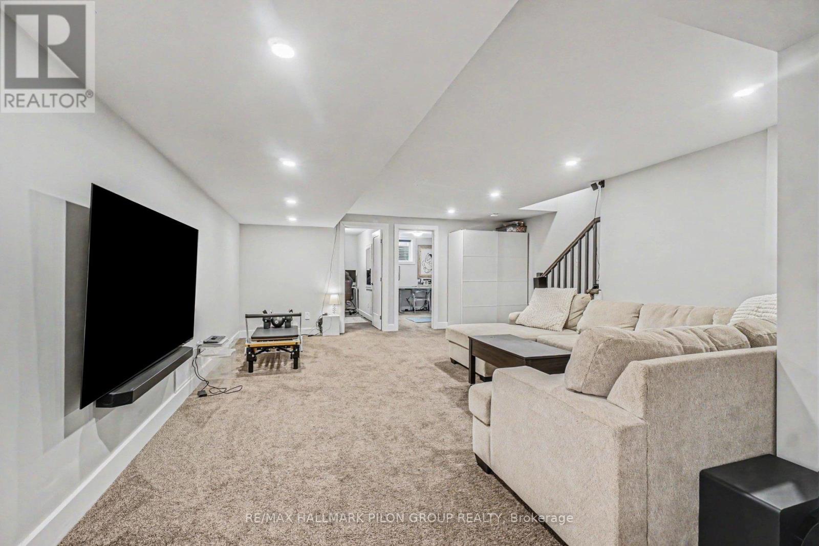 3 Bed, 4 Bath House for Rent in Ottawa – 618 MIKINAK ROAD, Ottawa – MLS# X13416904 - Image 9