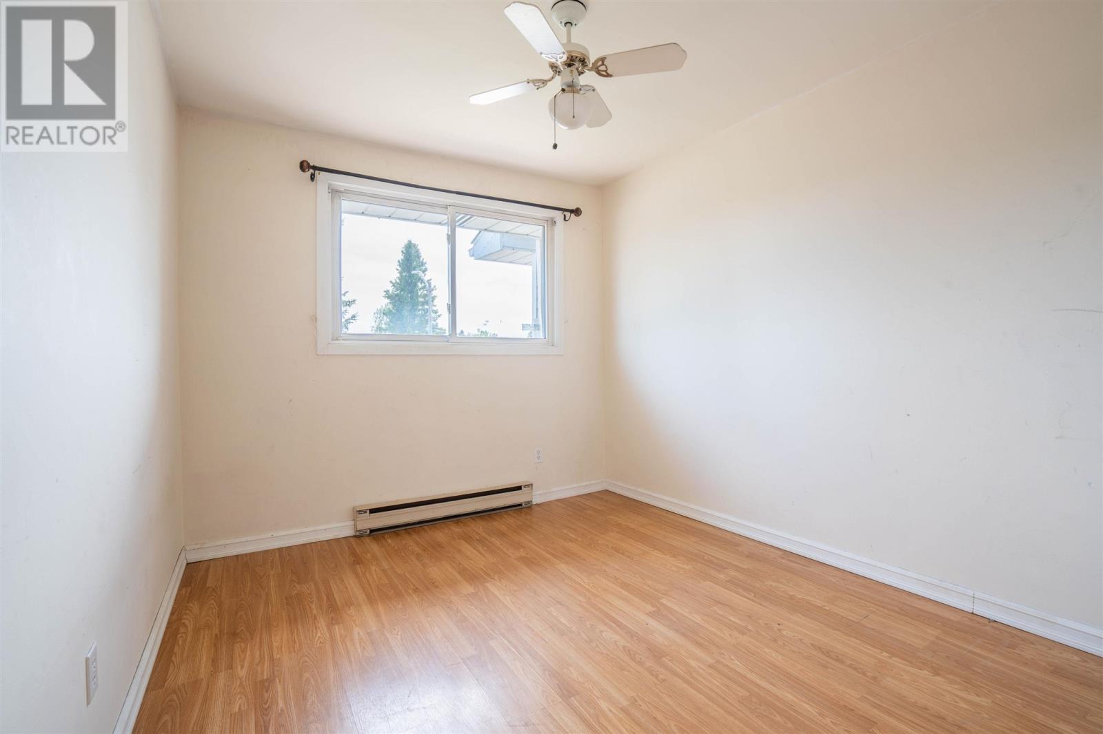 61 Robin ST - 17