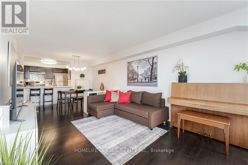 #617 1001 CEDARGLEN GATE - 12