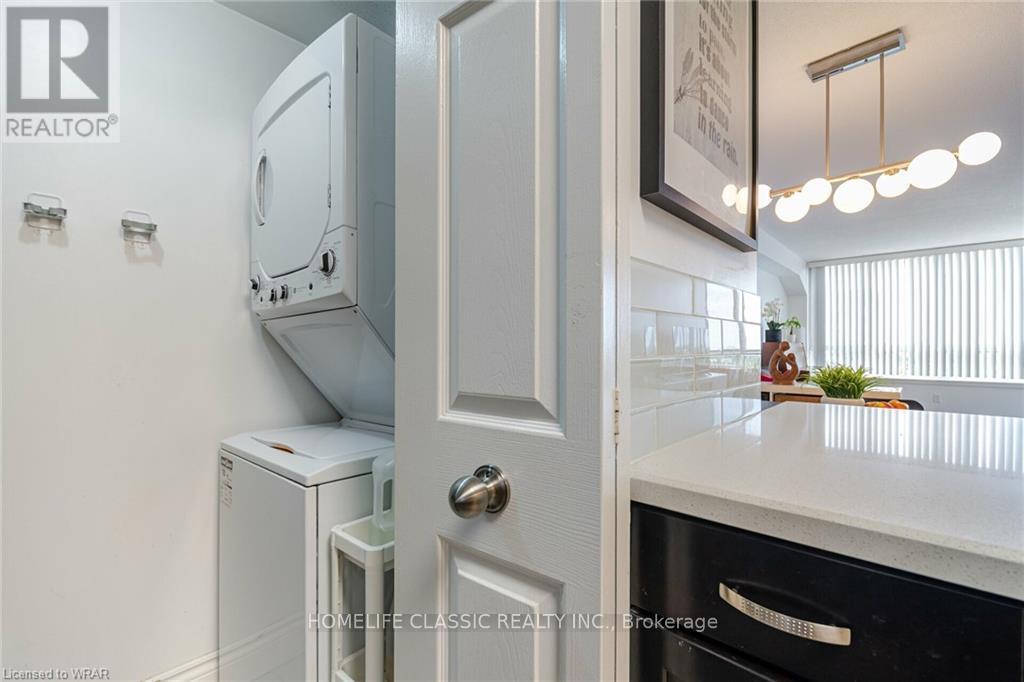 #617 1001 CEDARGLEN GATE - 30