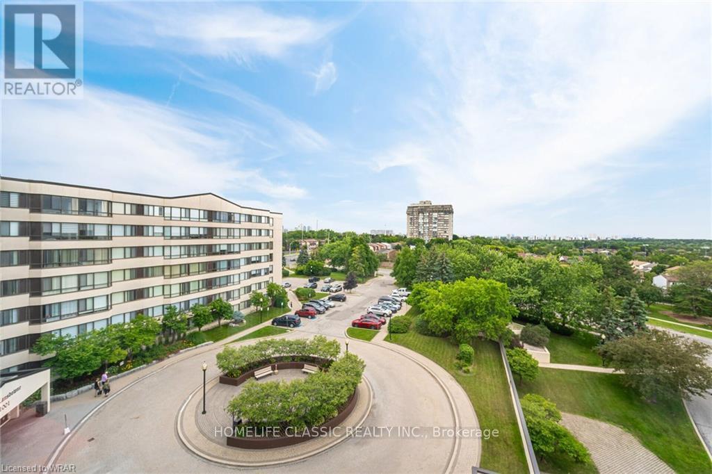 #617 1001 CEDARGLEN GATE - 32