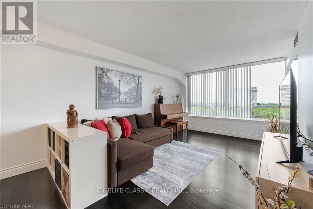 #617 1001 CEDARGLEN GATE - 9