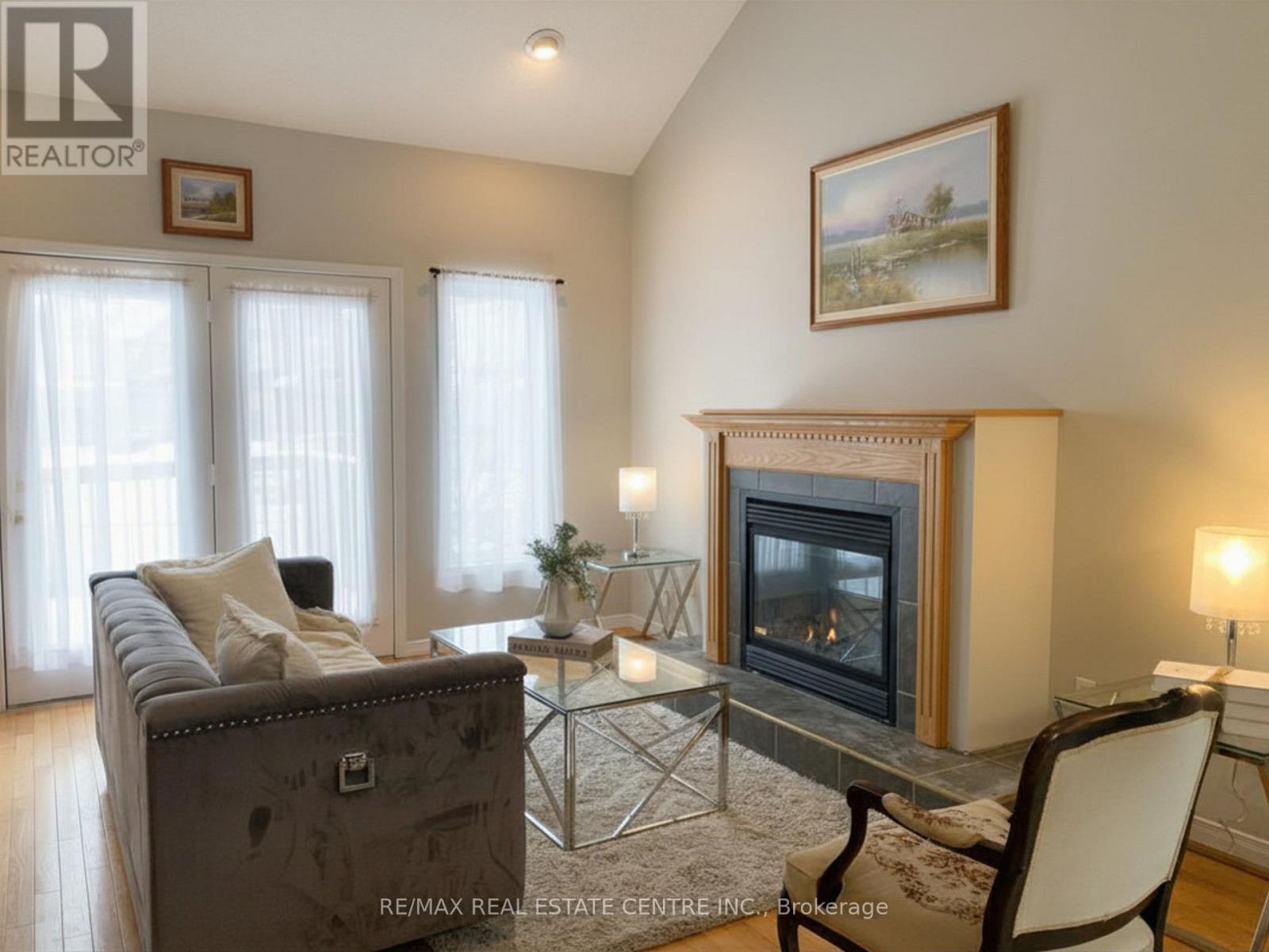 35 CAMERON COURT - 11