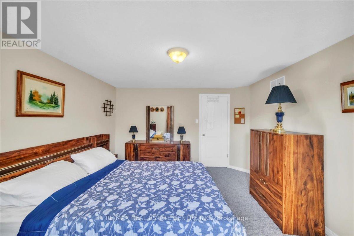 35 CAMERON COURT - 16