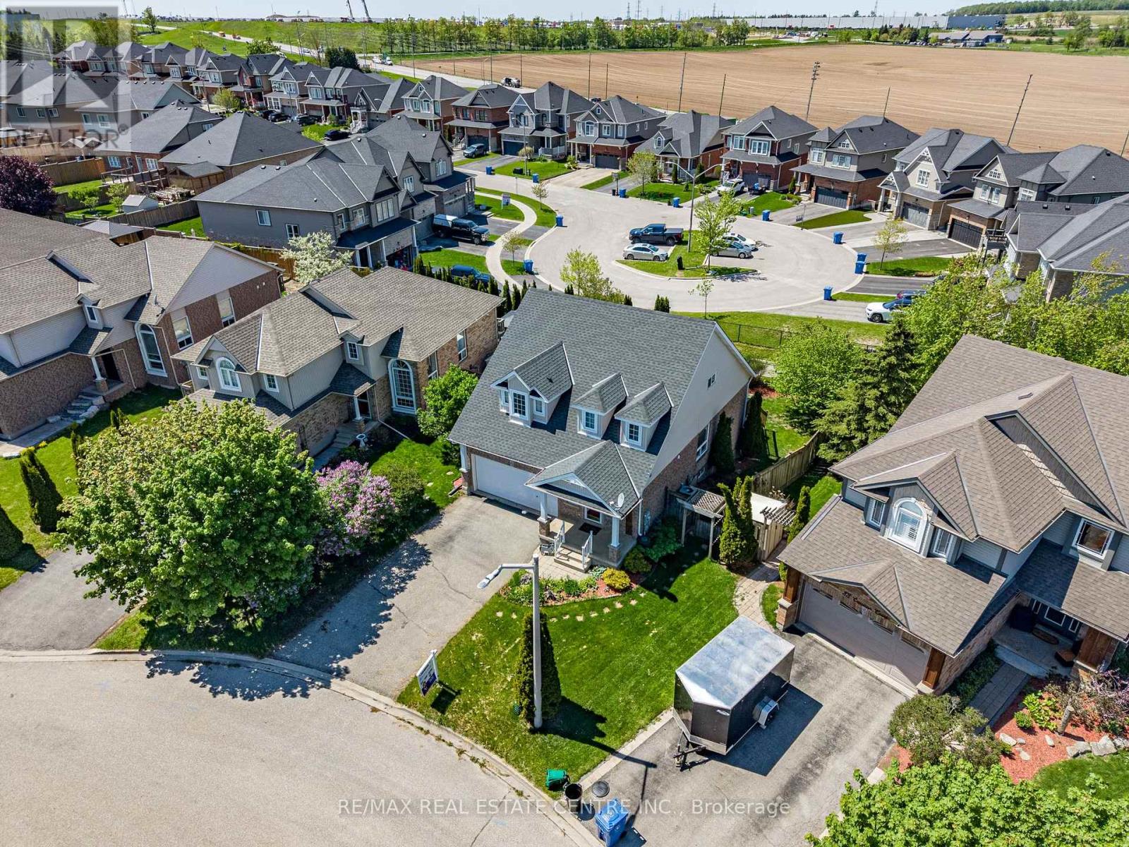 35 CAMERON COURT - 2