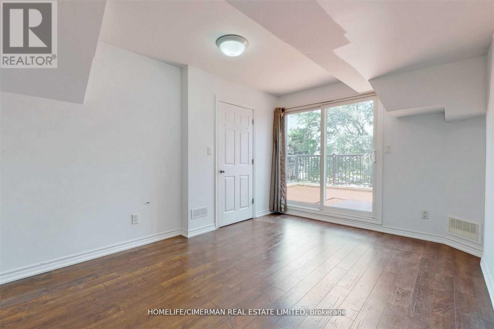 61 SCARLETT ROAD - 12
