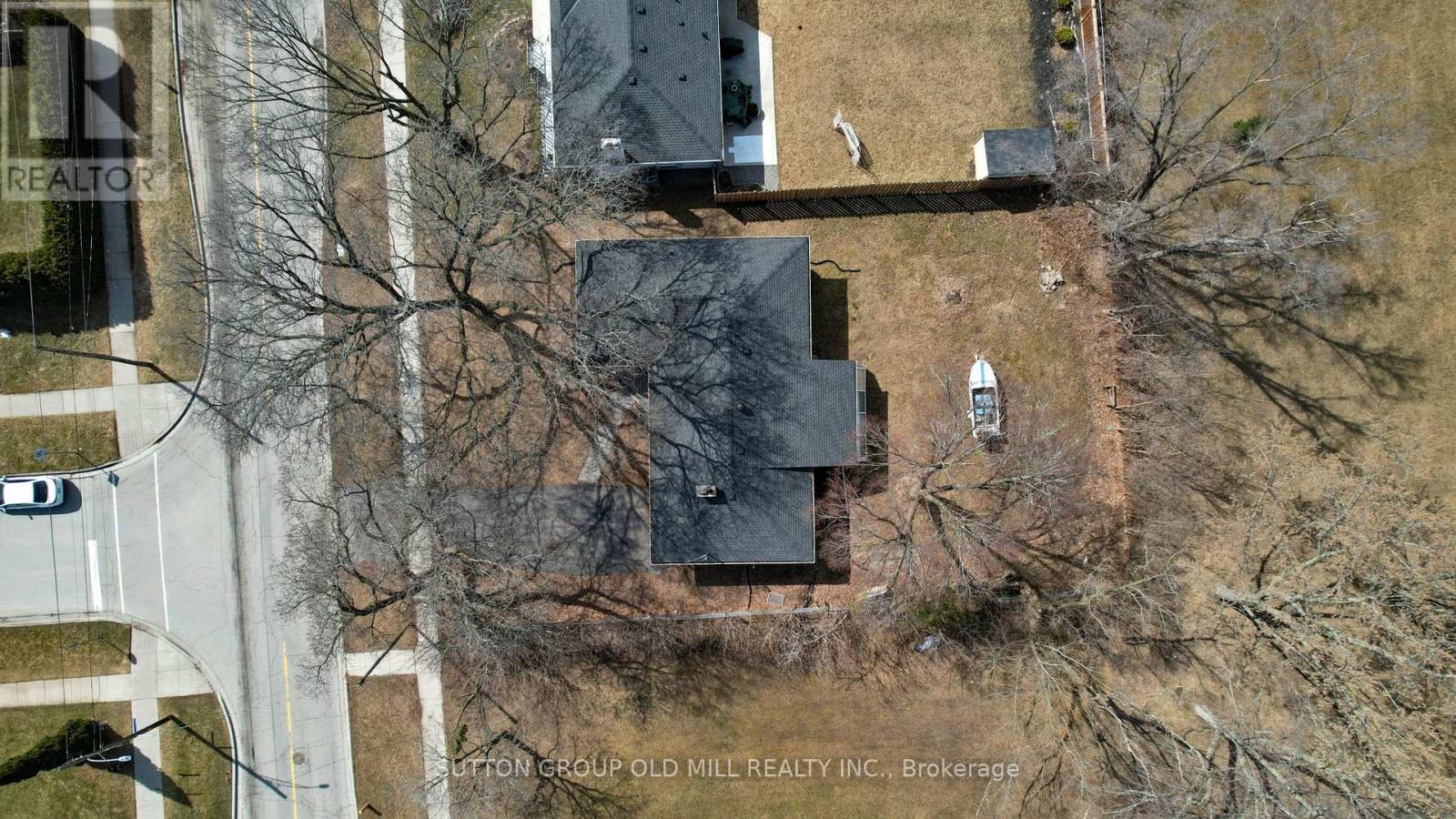 4447 SPRUCE AVENUE - 19