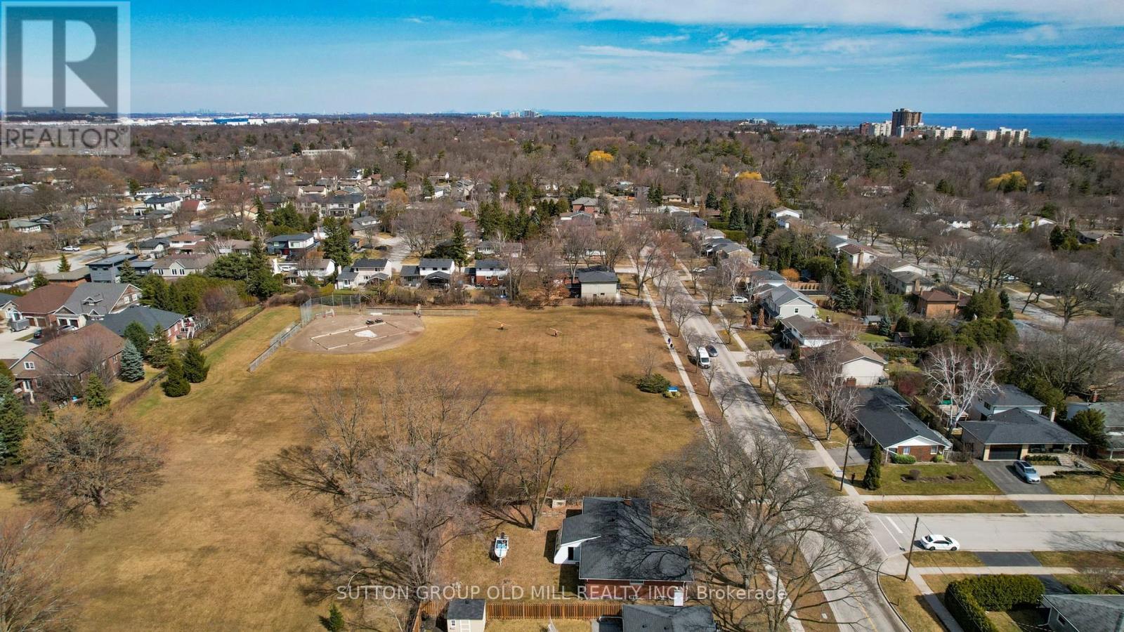 4447 SPRUCE AVENUE - 25
