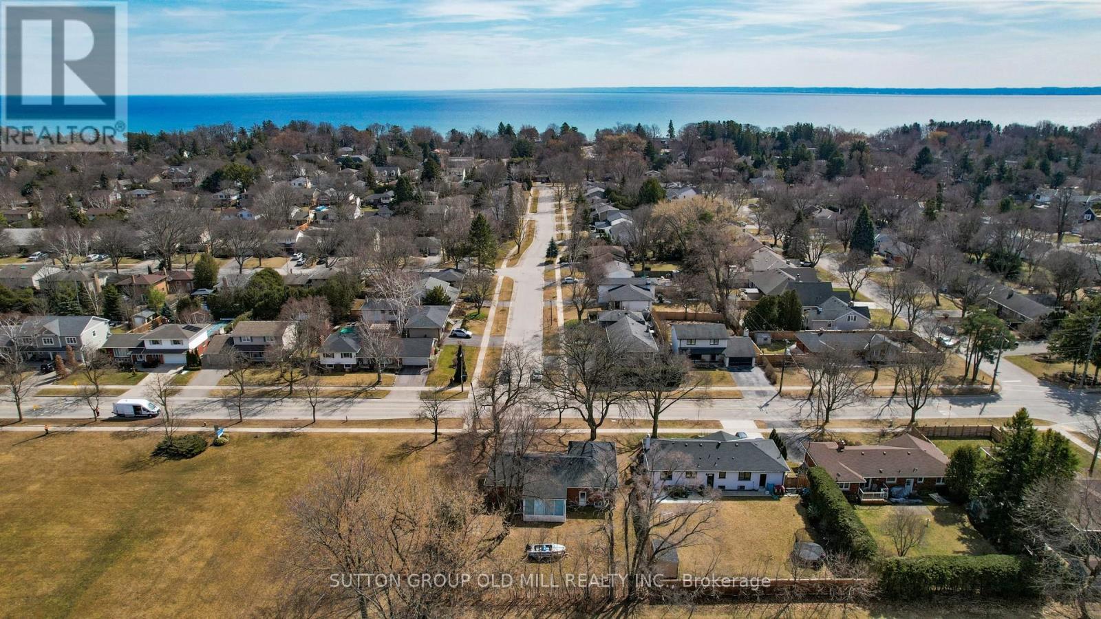 4447 SPRUCE AVENUE - 27