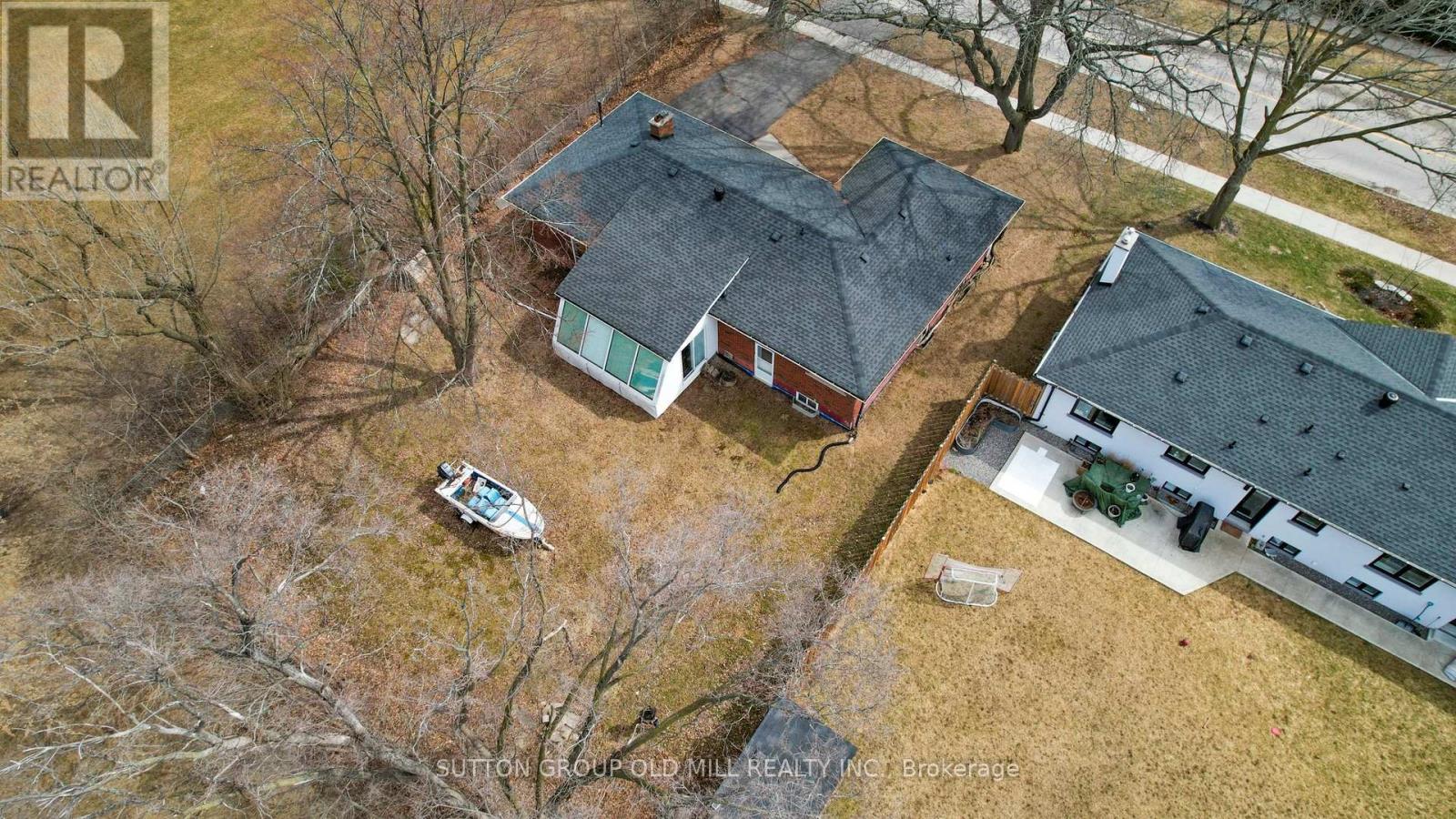 4447 SPRUCE AVENUE - 3