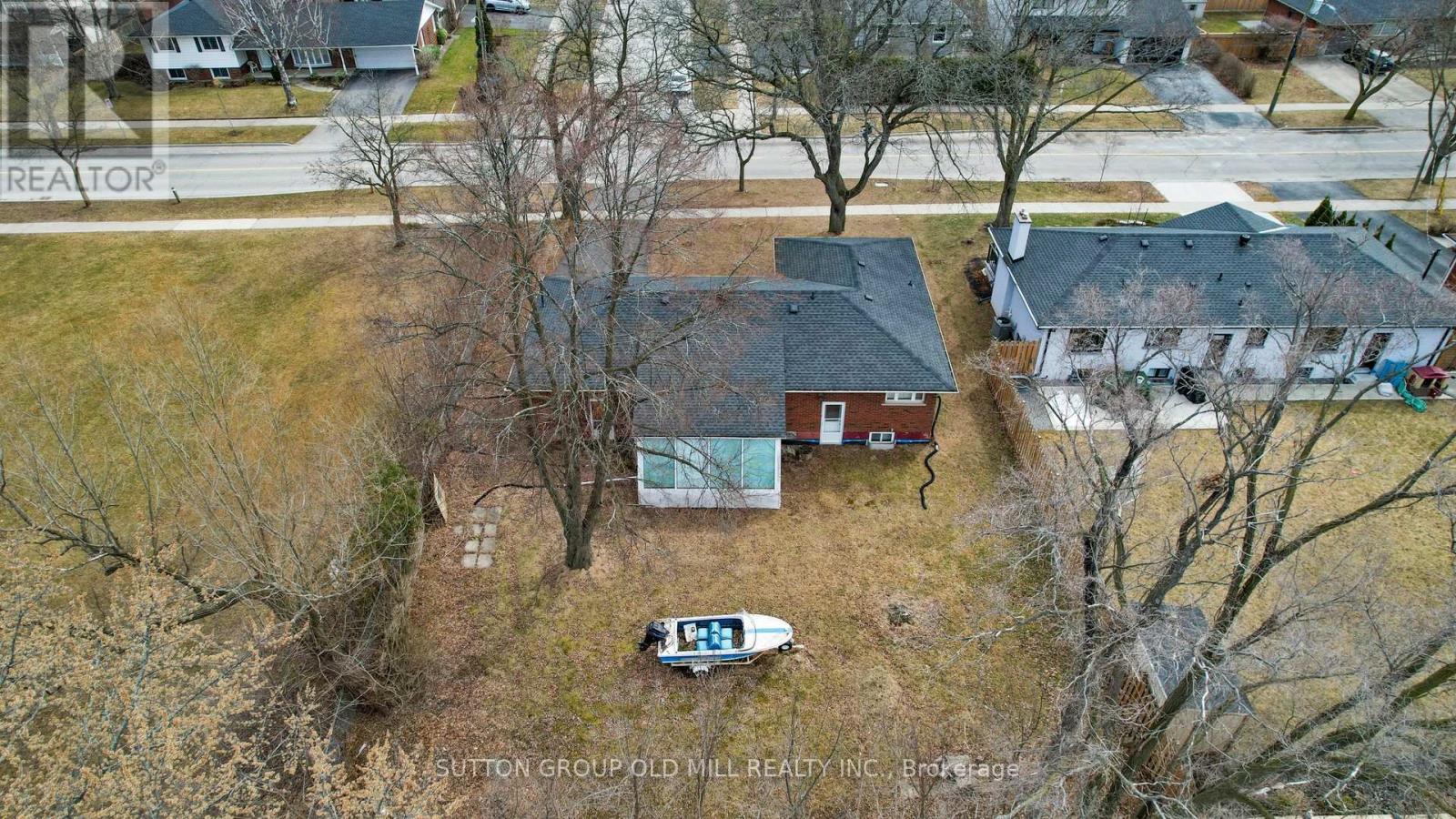 4447 SPRUCE AVENUE - 31
