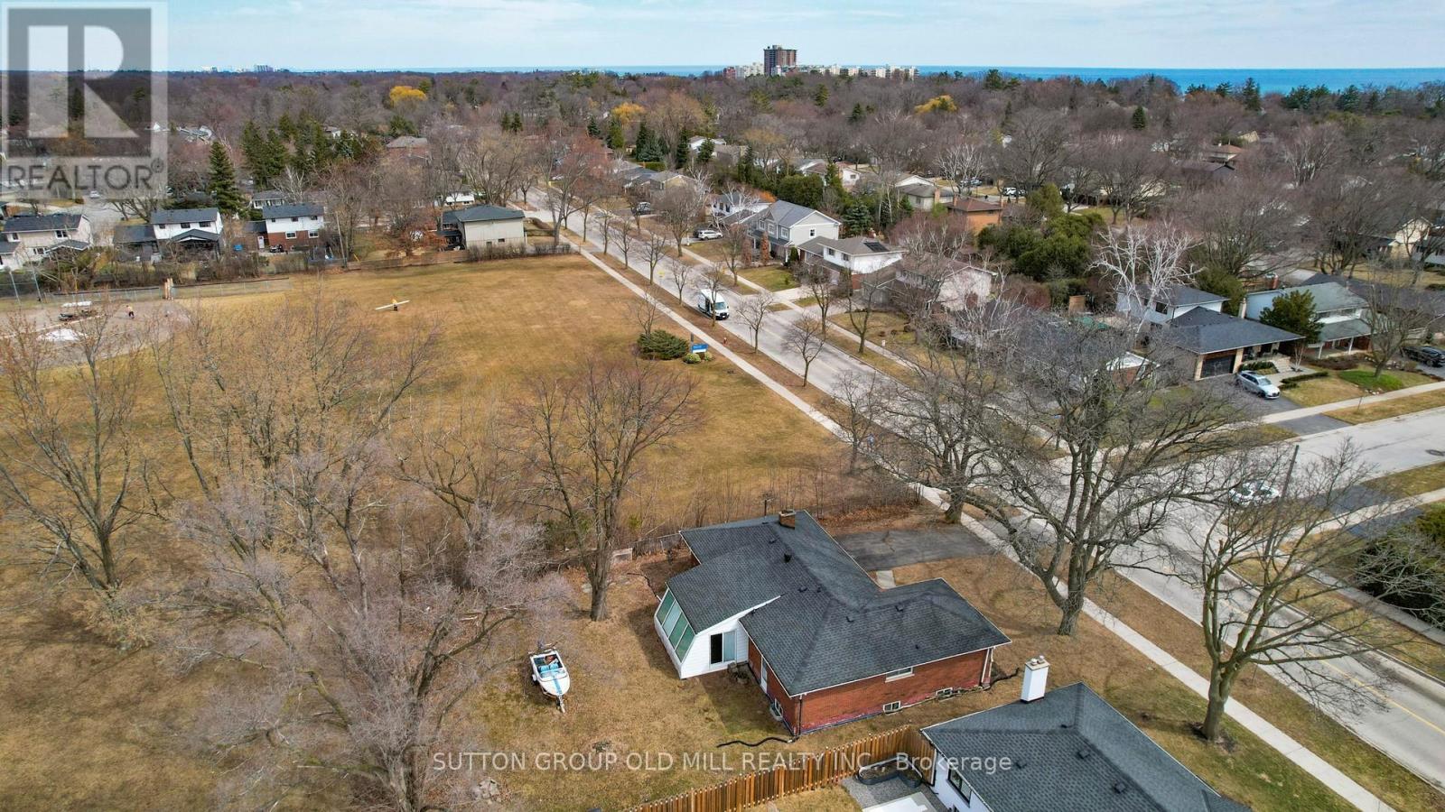 4447 SPRUCE AVENUE - 32