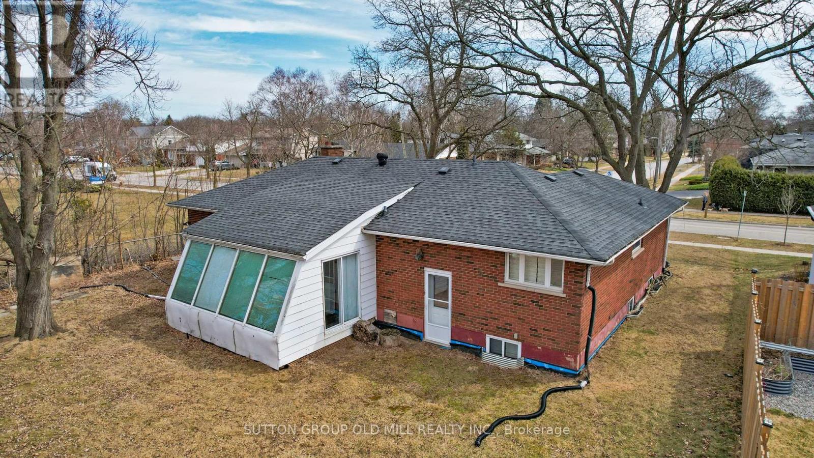 4447 SPRUCE AVENUE - 8