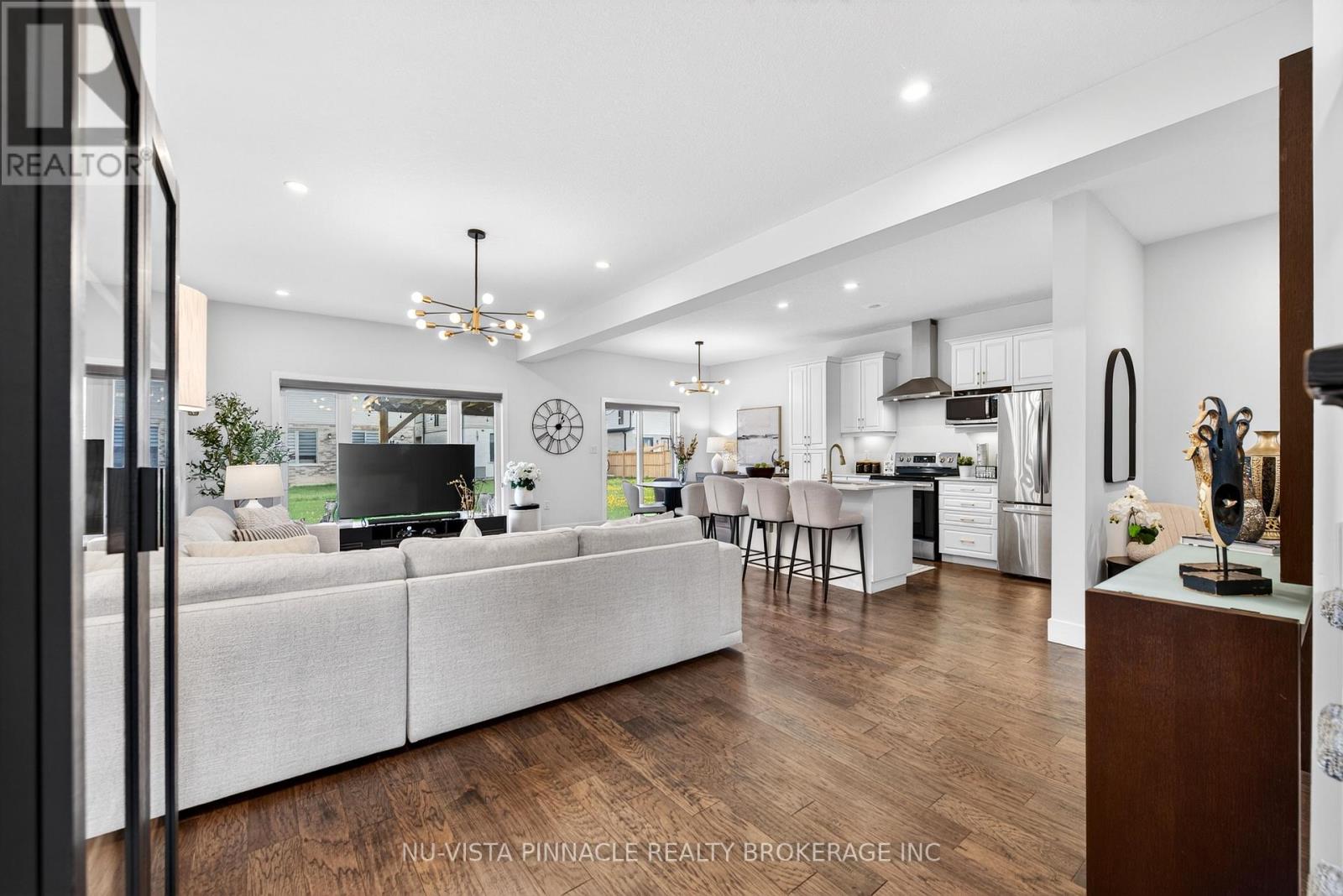 1541 APPLEROCK AVENUE - 11