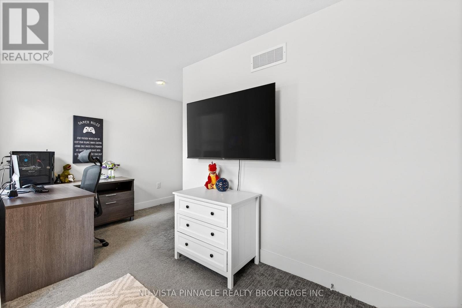 1541 APPLEROCK AVENUE - 36