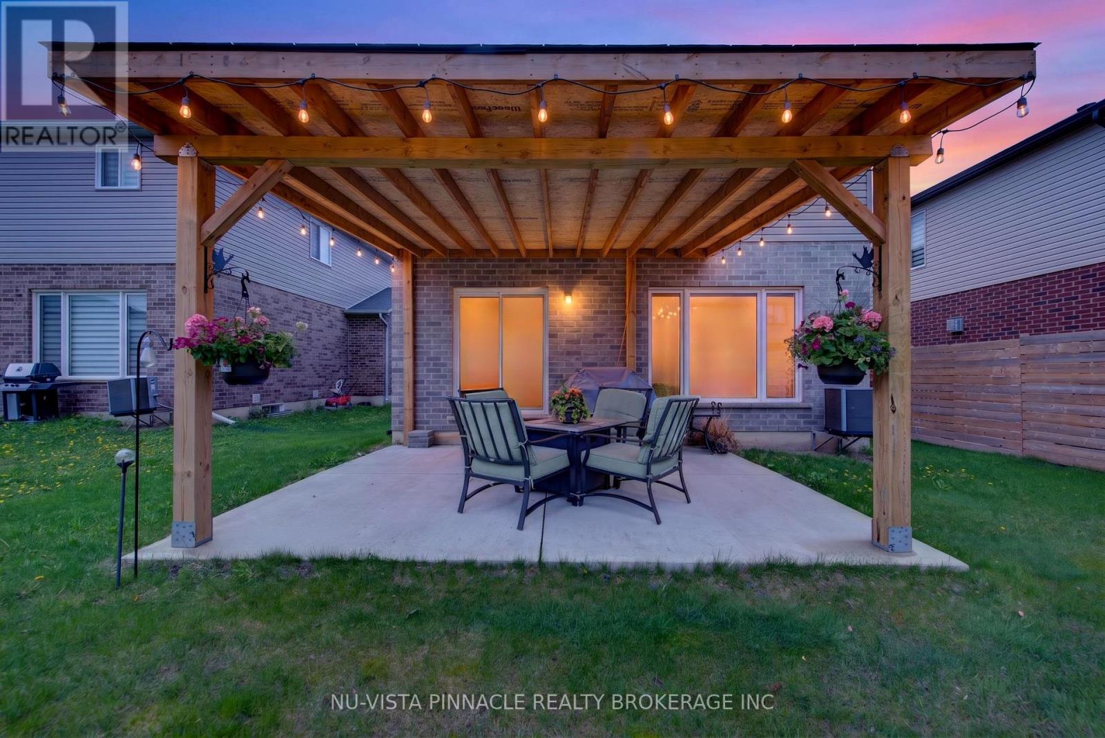 1541 APPLEROCK AVENUE - 38