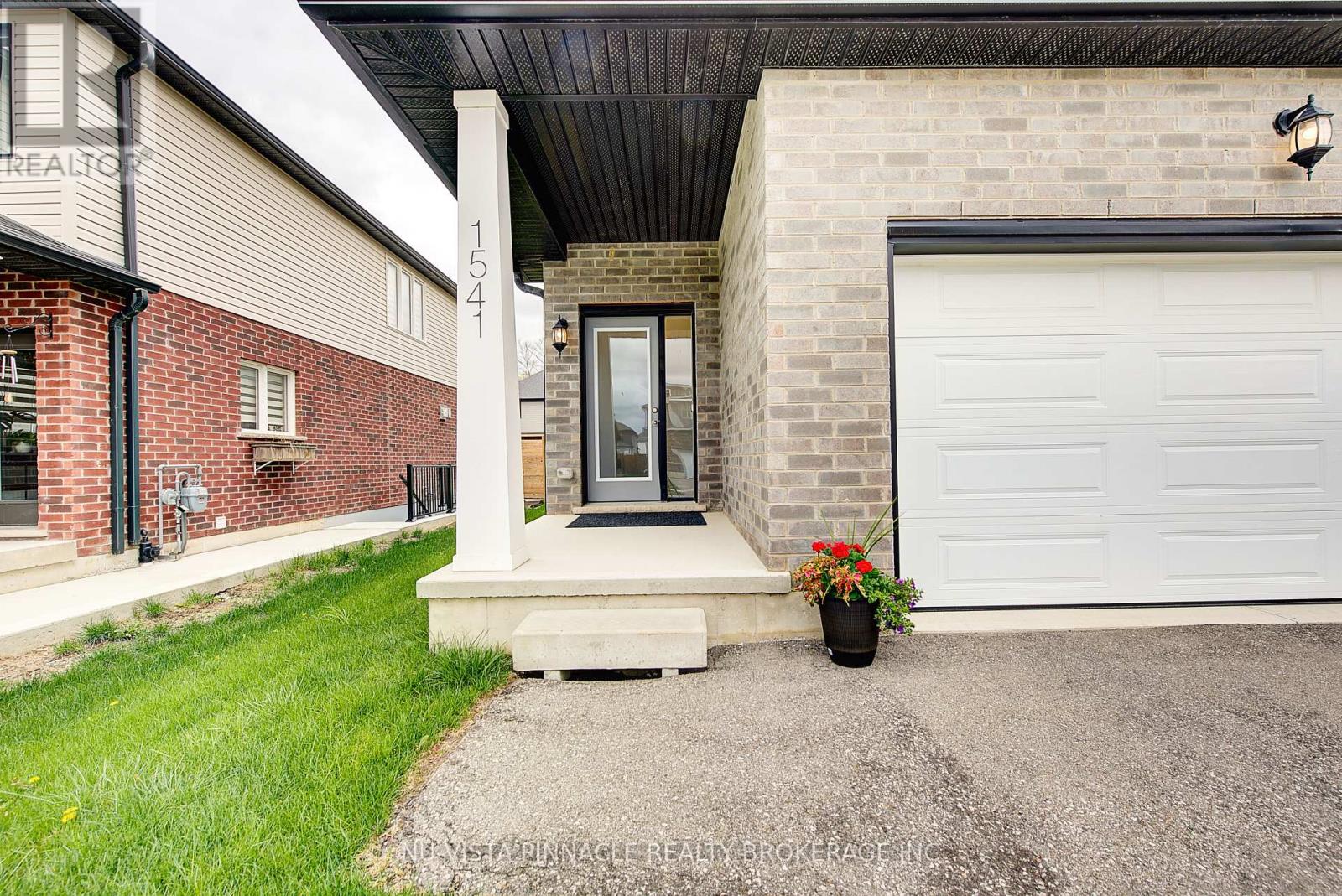 1541 APPLEROCK AVENUE - 8