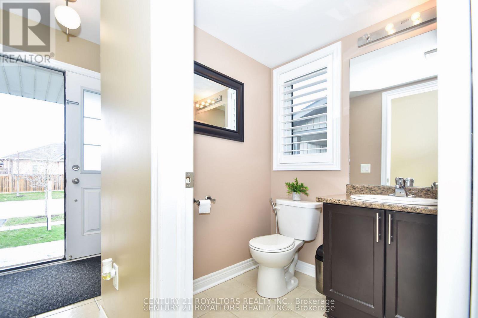 386 THOMPSON STREET - 10