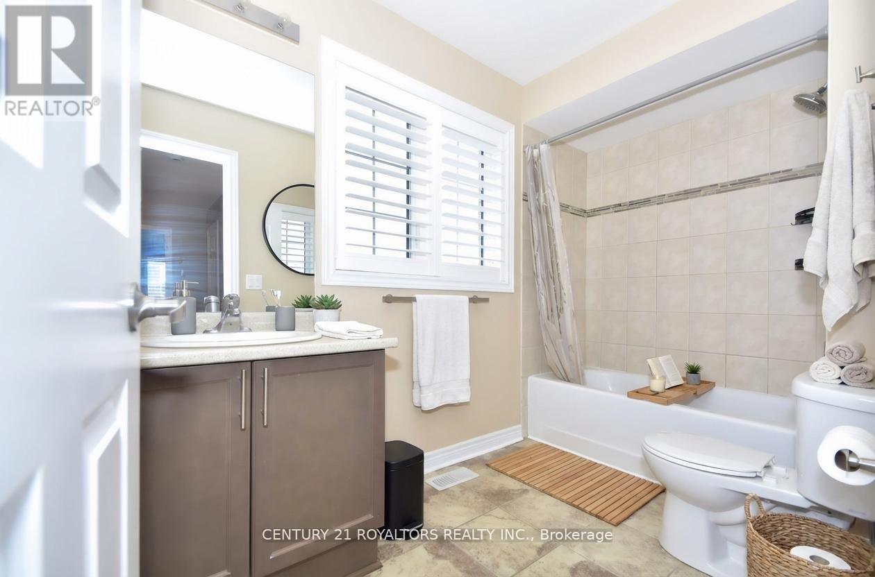 386 THOMPSON STREET - 27