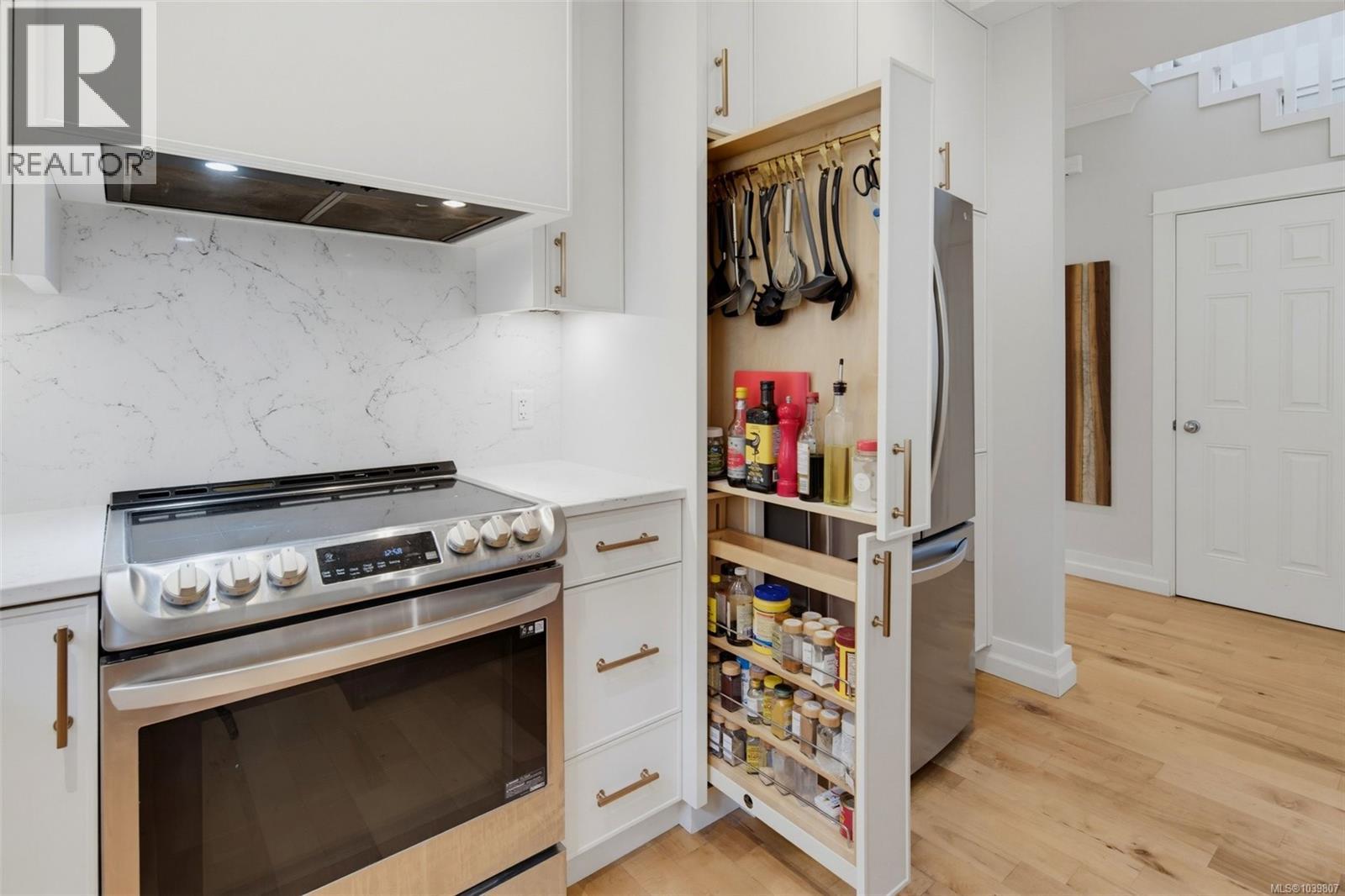 3979 South Valley Dr, Saanich