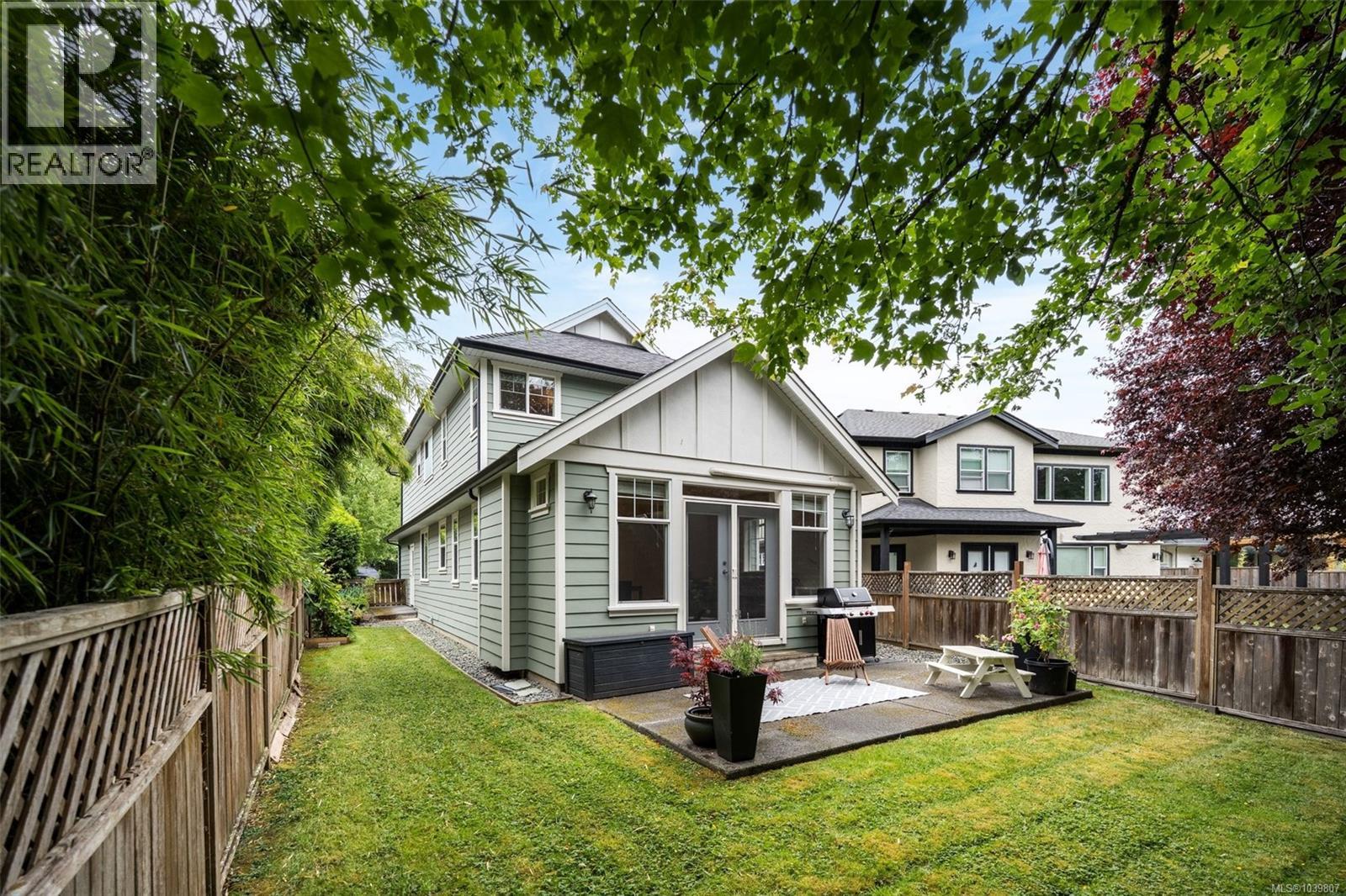 3979 South Valley Dr, Saanich