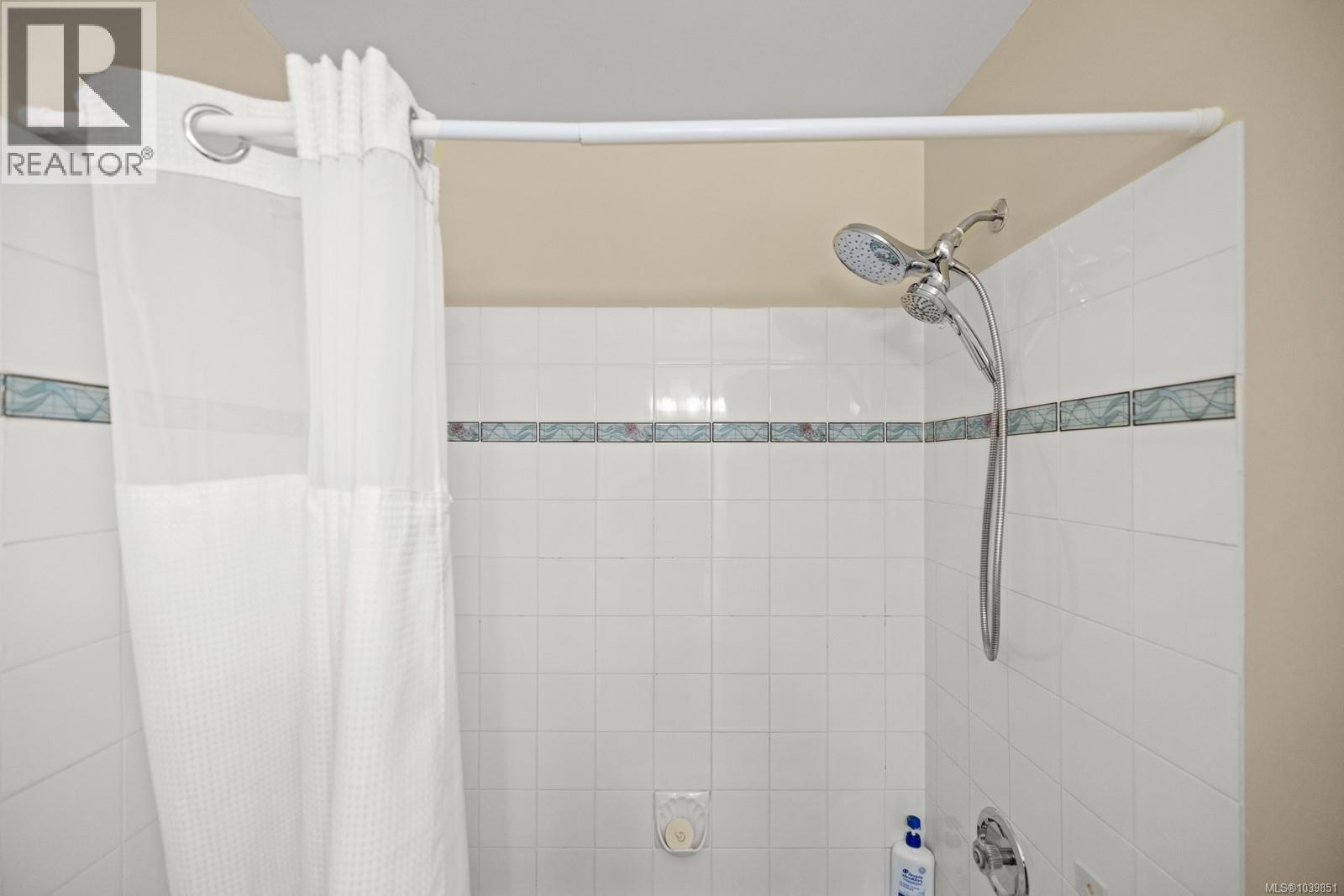 #1 4560 West Saanich Rd - 19