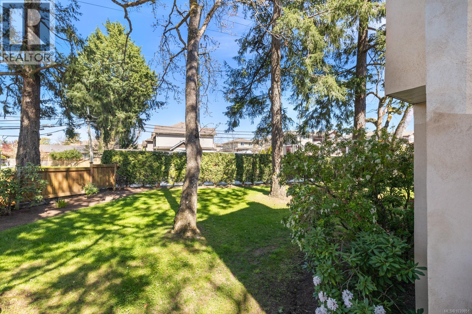 #1 4560 West Saanich Rd - 9
