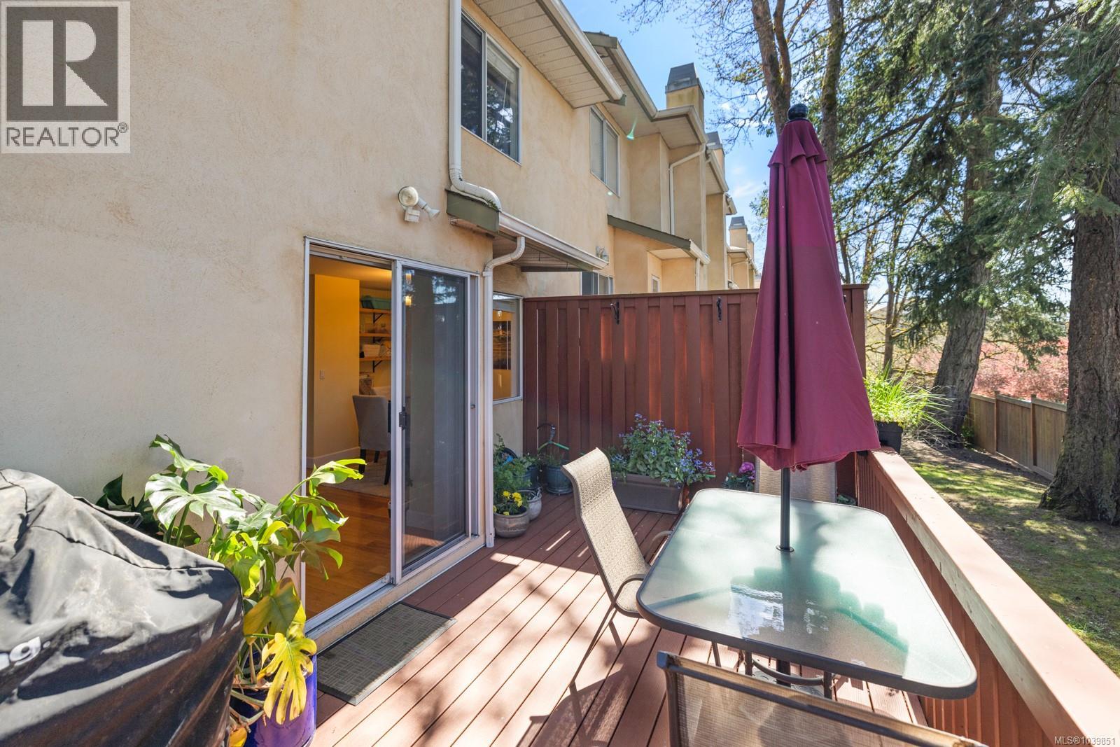 #1 4560 West Saanich Rd - 8