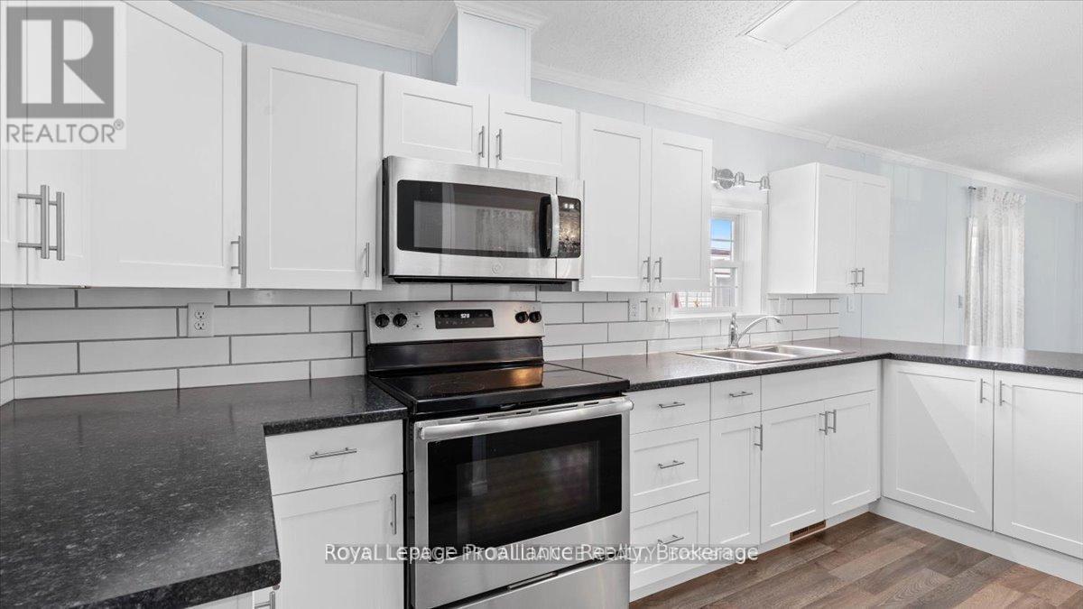 #18 311 DUNDAS STREET E - 10
