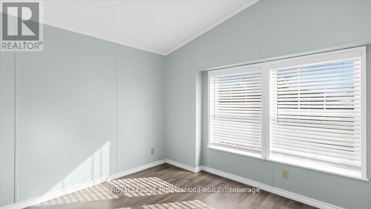 #18 311 DUNDAS STREET E - 21