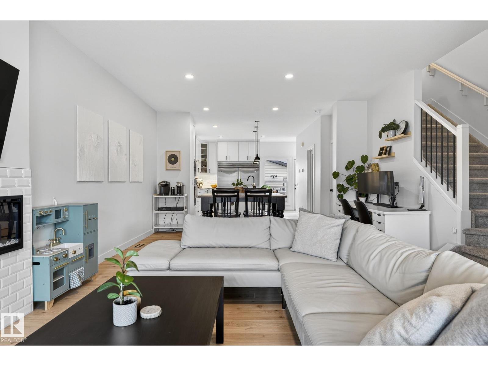 19334 26A AV NW — photo 9