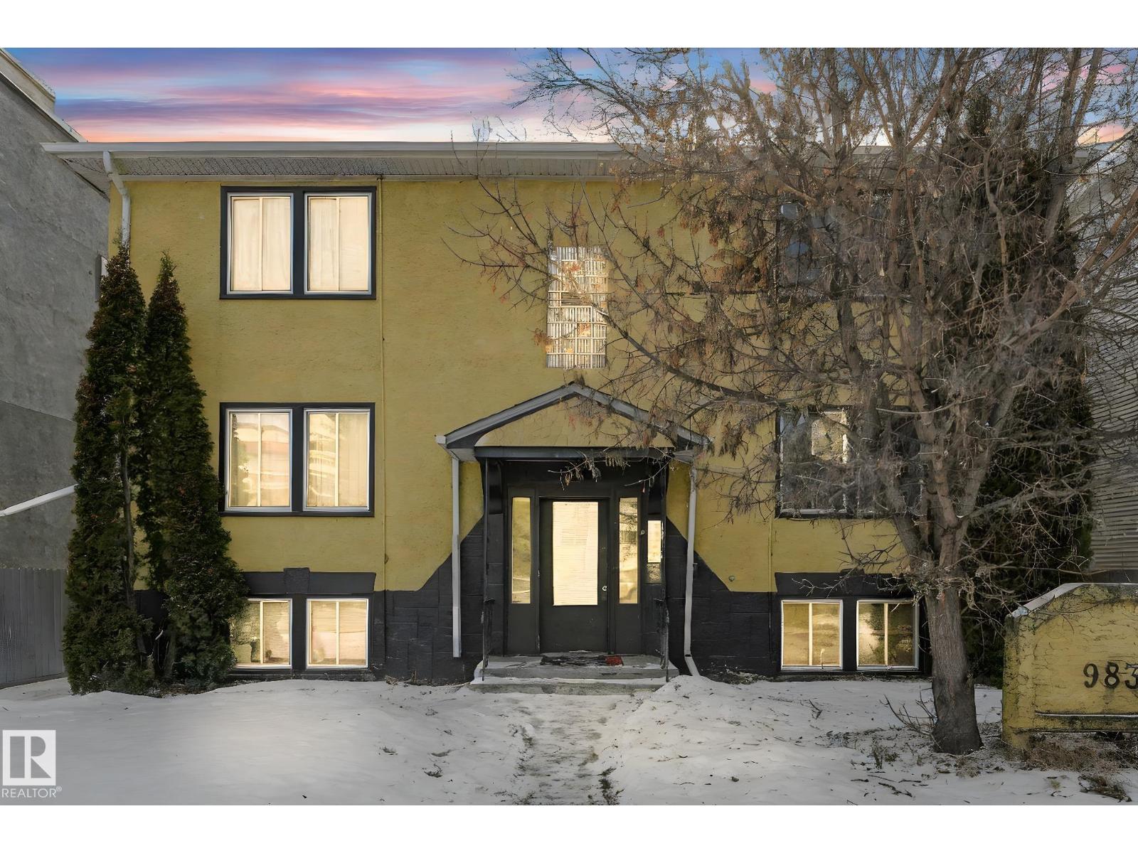 #4 9835 82 AV NW - 5