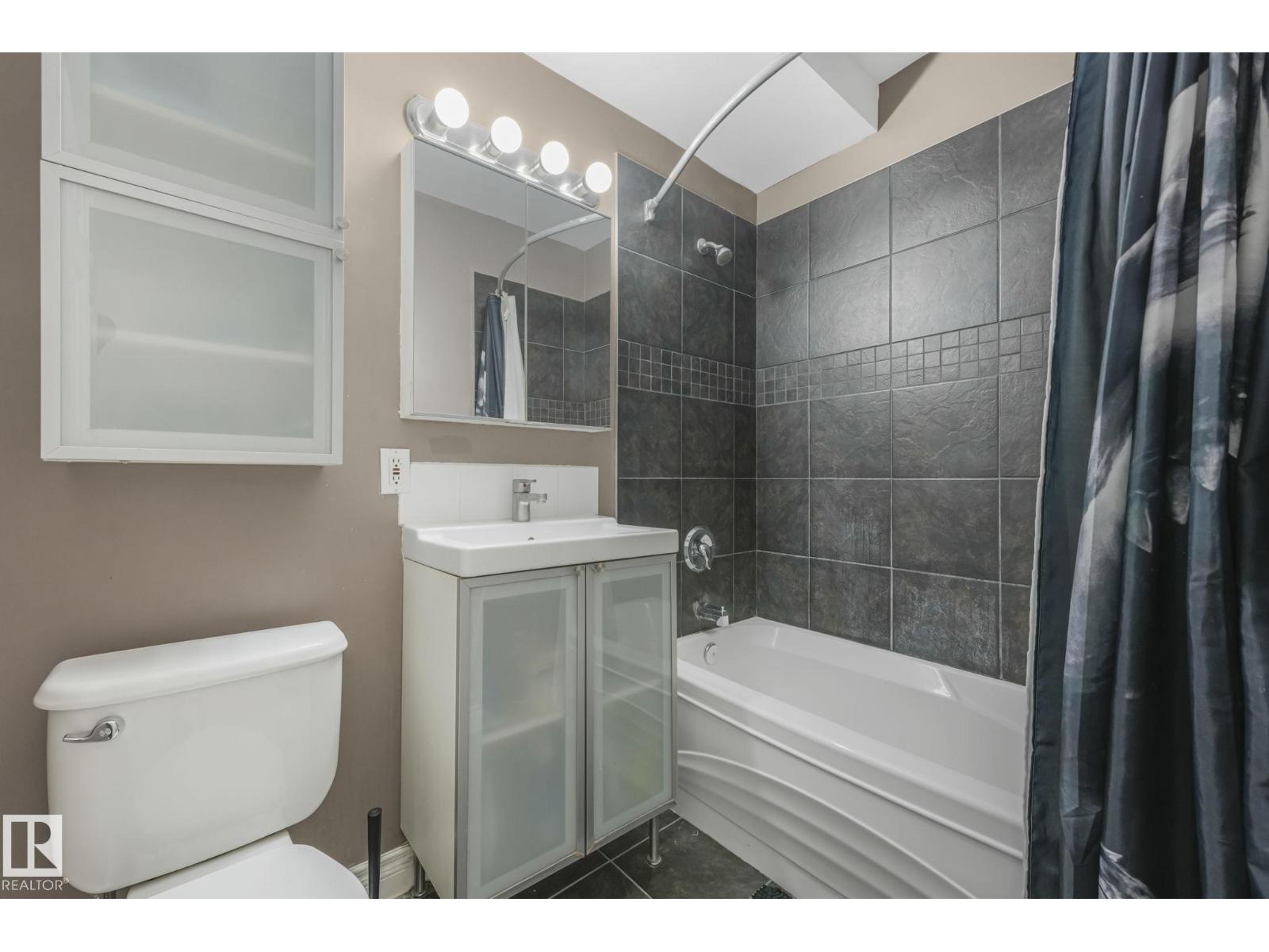 #4 9835 82 AV NW - 7