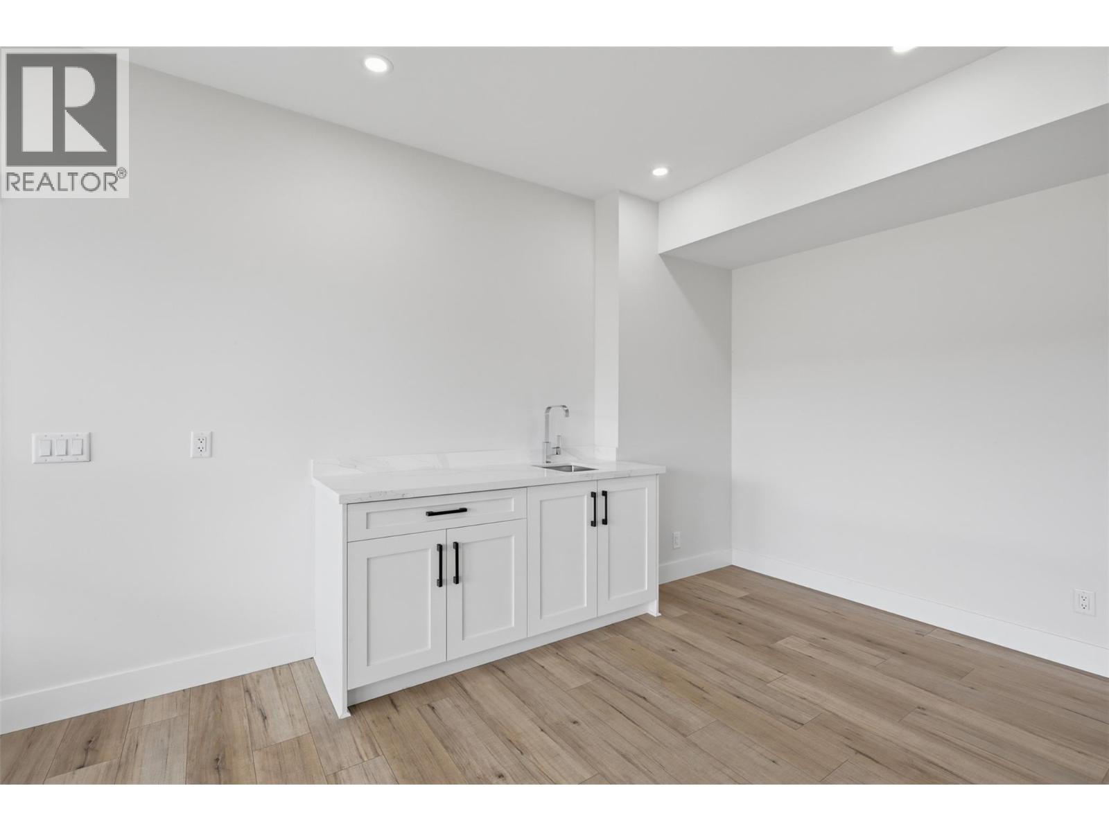 3100 Kicking Horse Drive Unit# 3, Kamloops