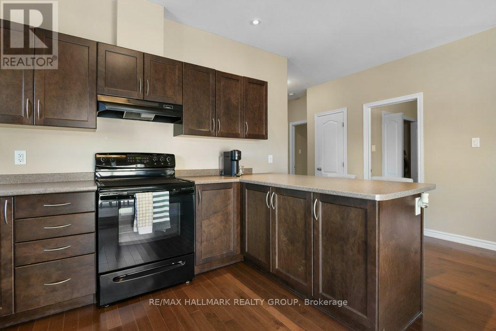 4 Bed, 3 Bath House for Sale in Arnprior – 90 CARTER CRESCENT, Arnprior – MLS# X13426884 - Image 3