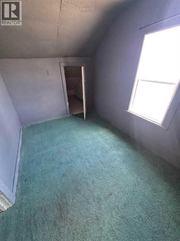 10009 99 Street — photo 10