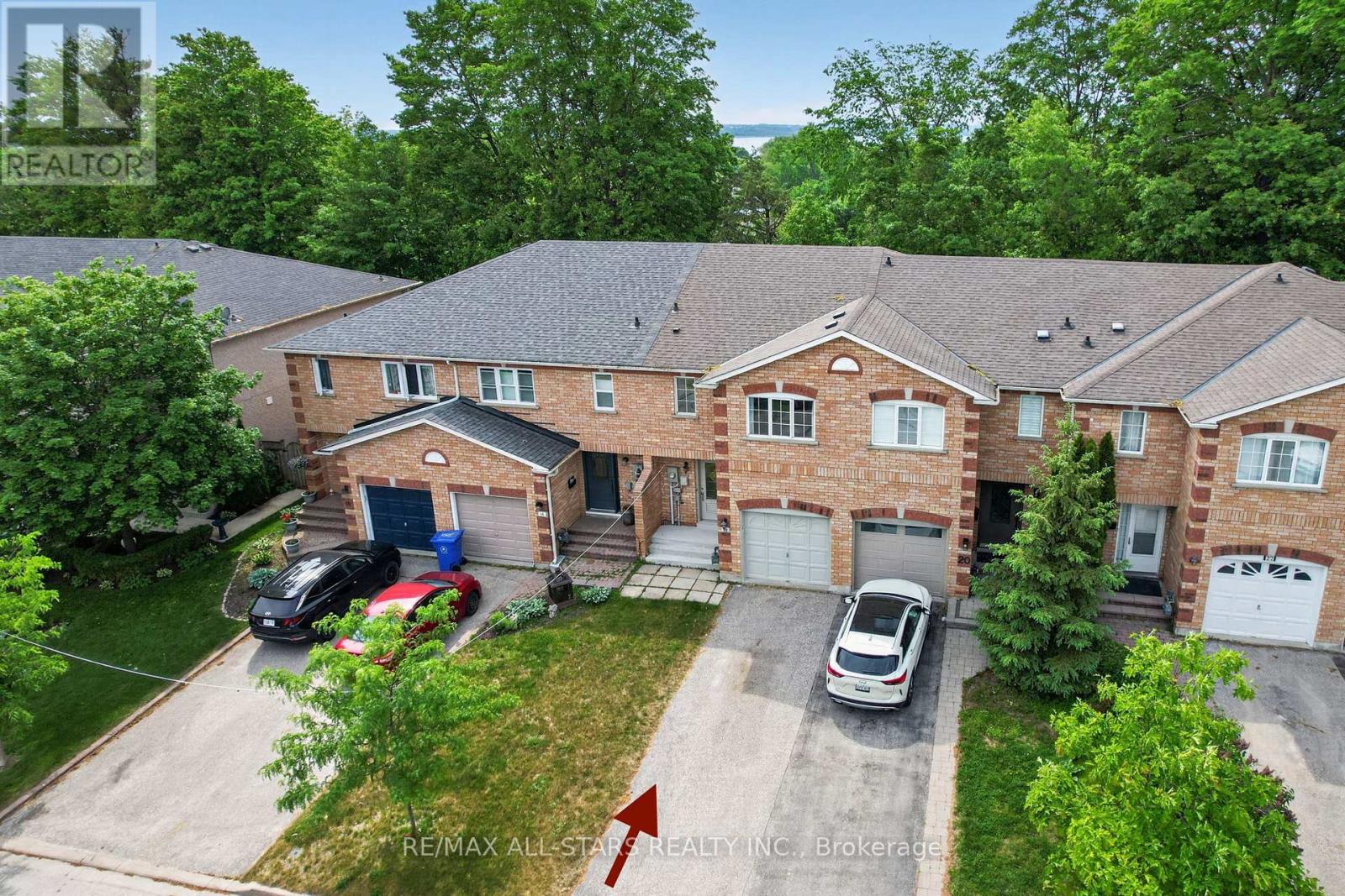 18 LANCASTER COURT - 36