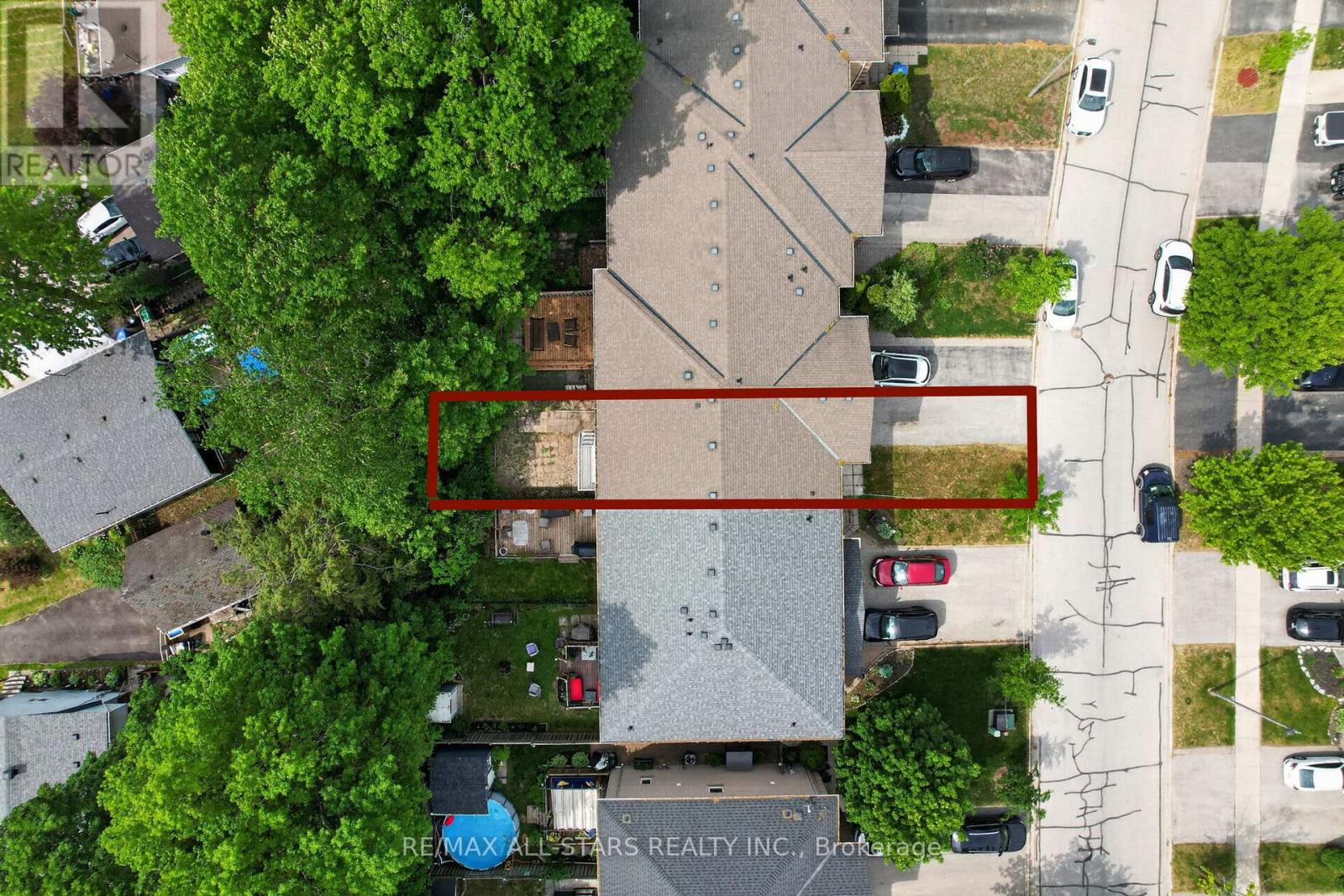 18 LANCASTER COURT - 37