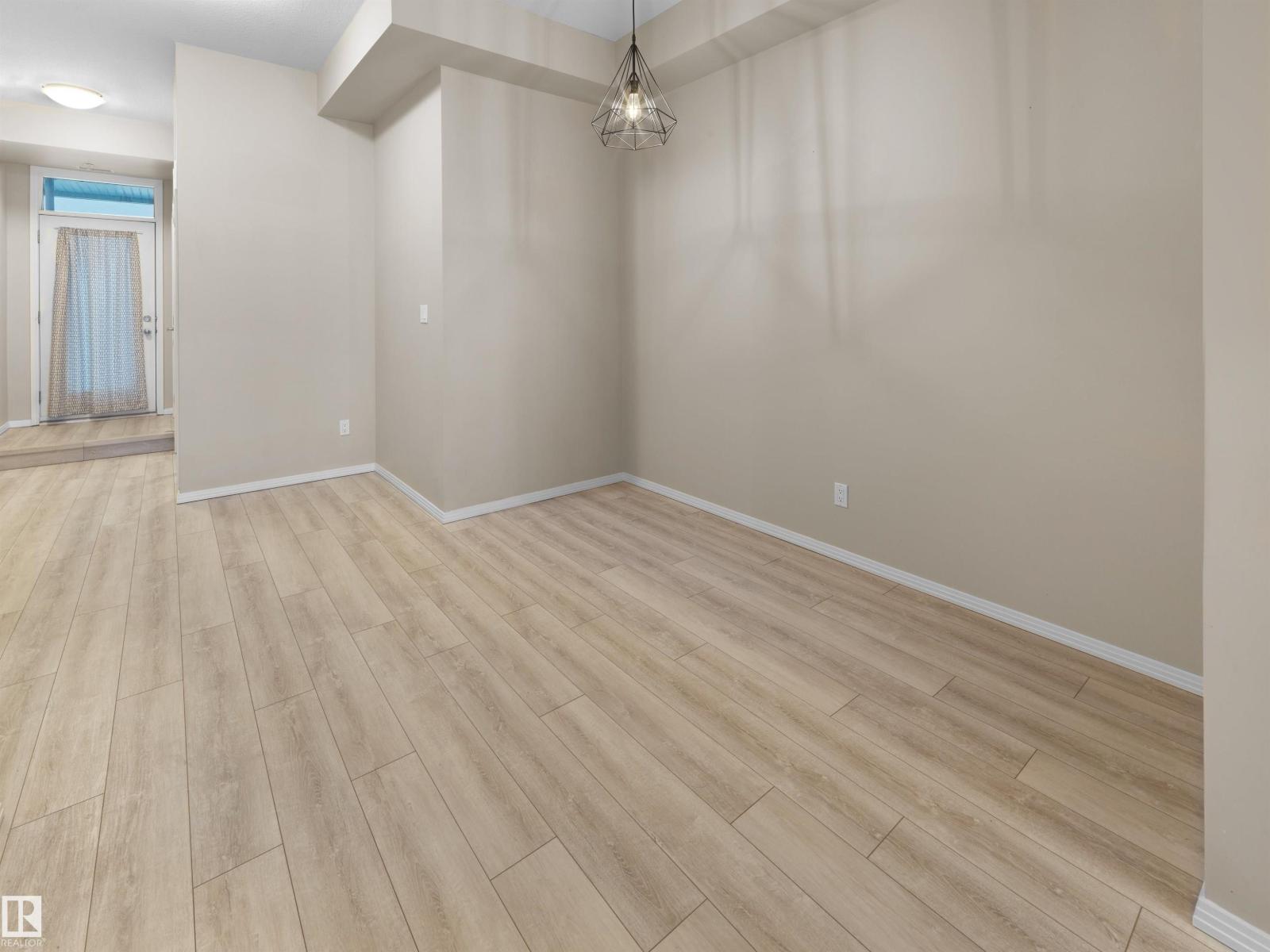 #103 10531 117 ST NW - 11