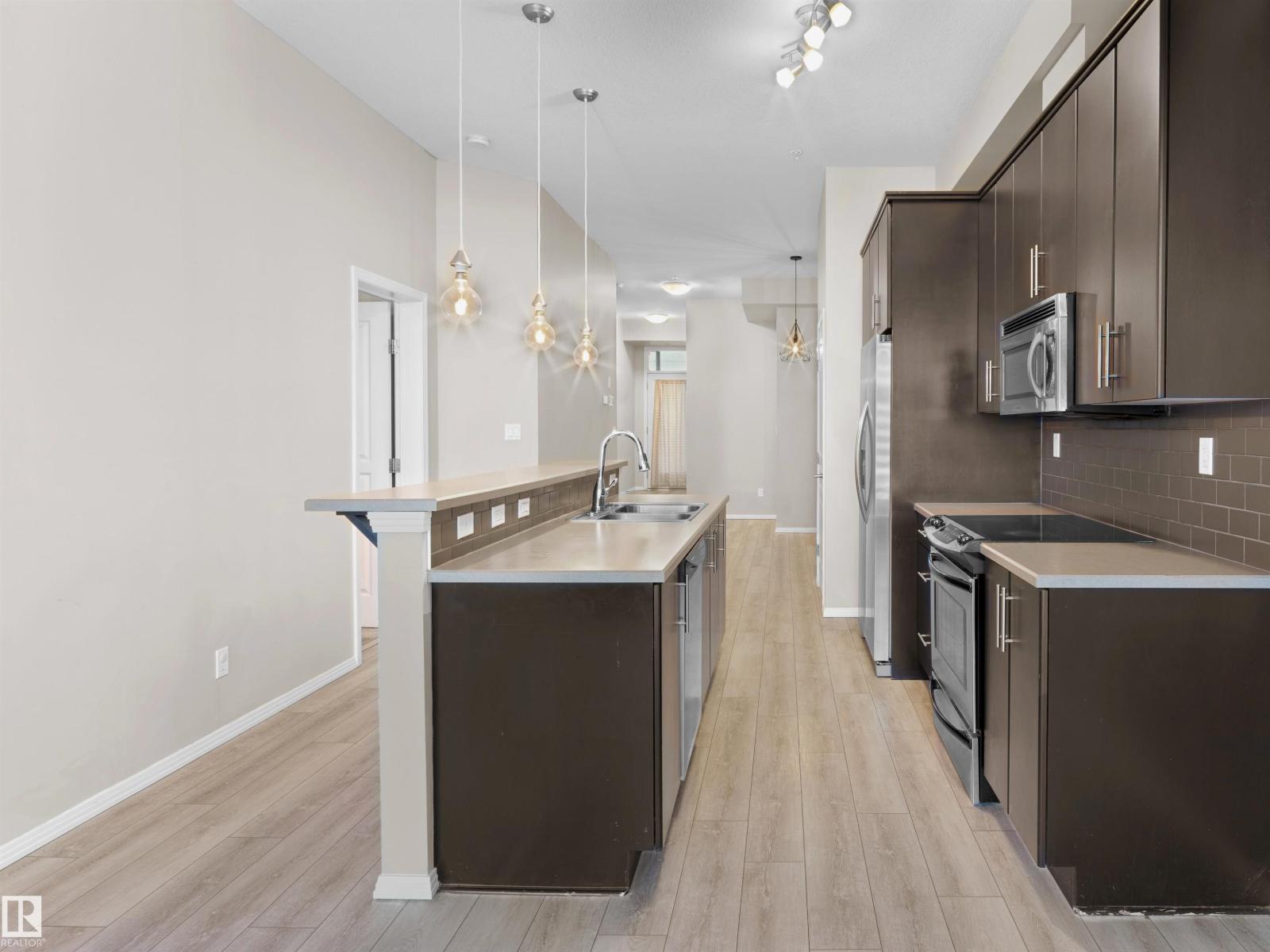 #103 10531 117 ST NW - 17