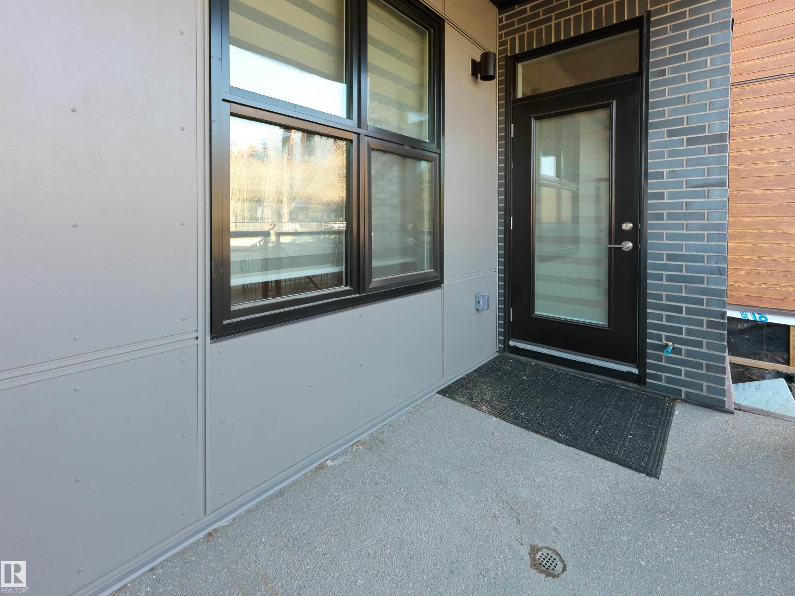 #103 10531 117 ST NW - 5