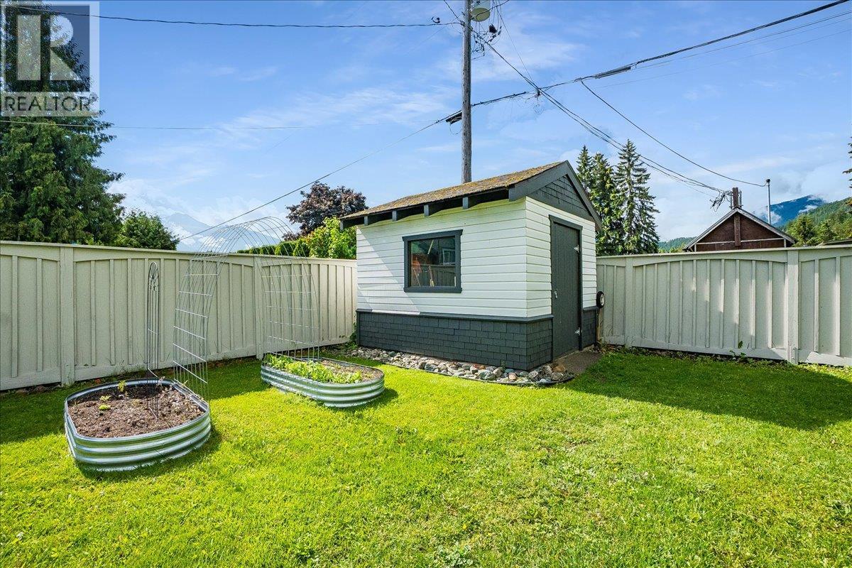233 D Avenue - 38