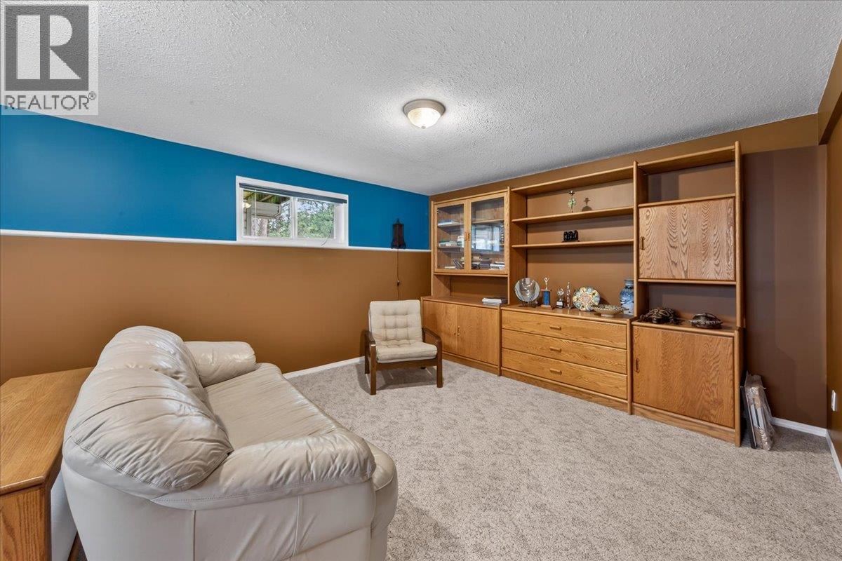 #3 7559 COLUMBIA Avenue - 28