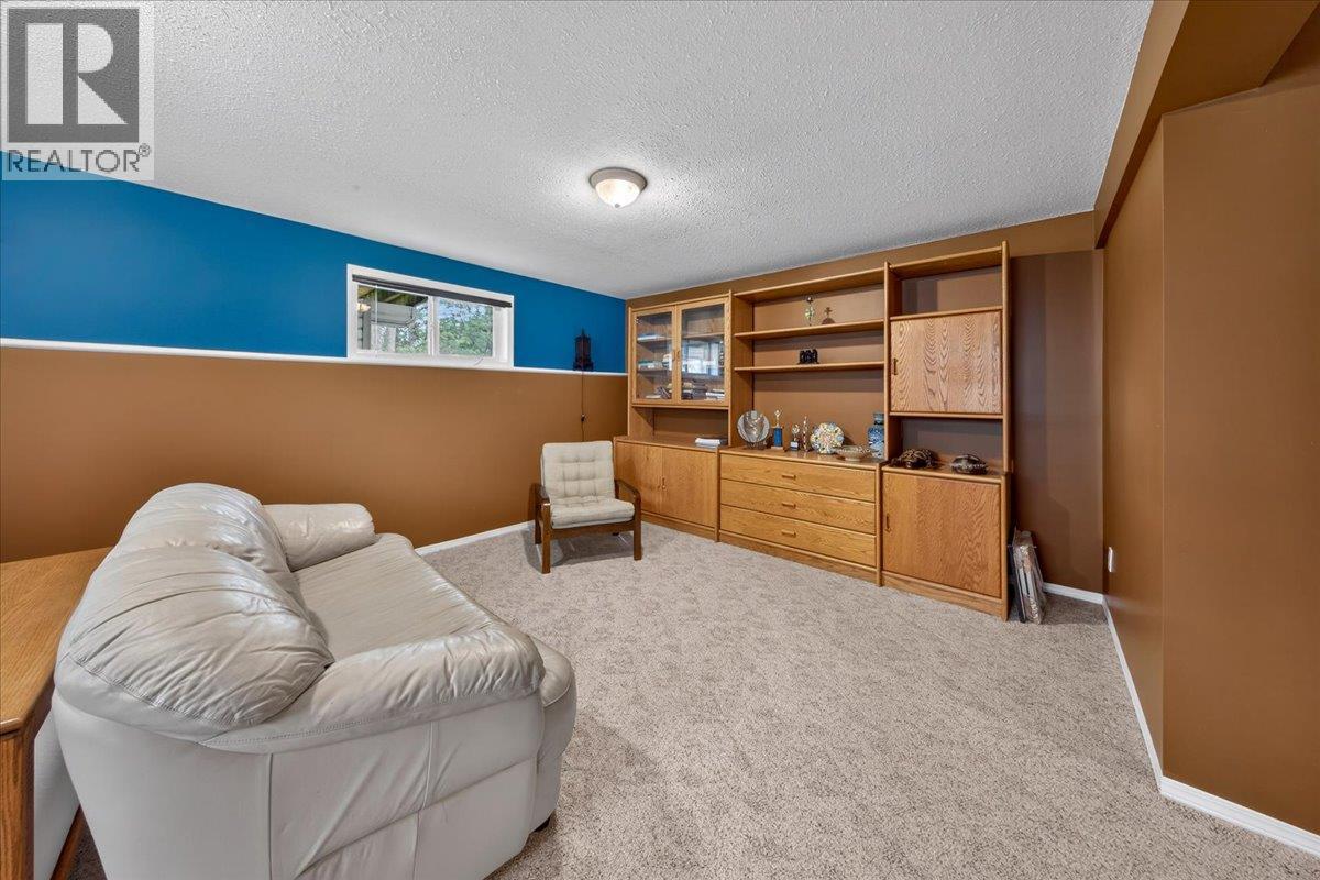 #3 7559 COLUMBIA Avenue - 27