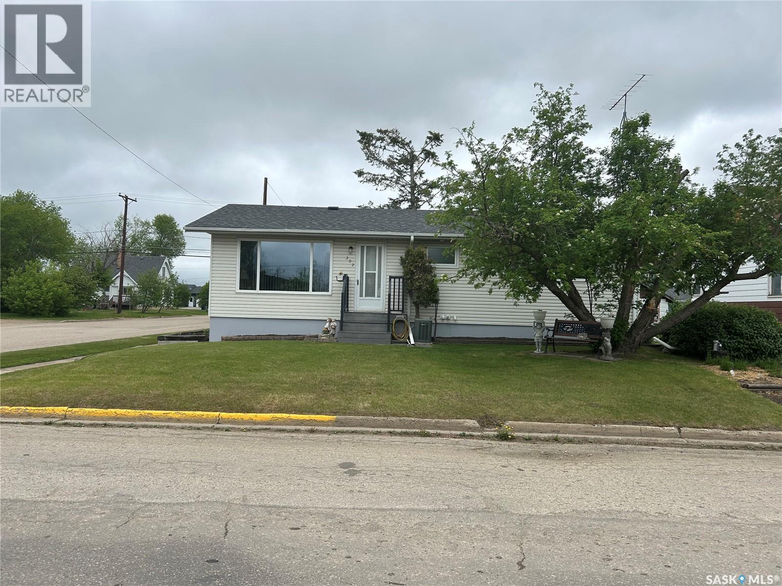 202 2nd STREET W - 1