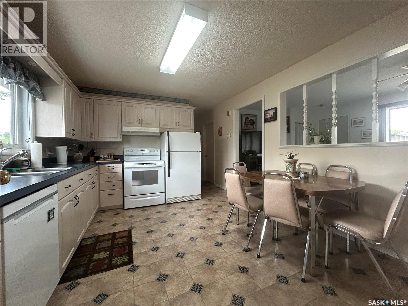 202 2nd STREET W - 11