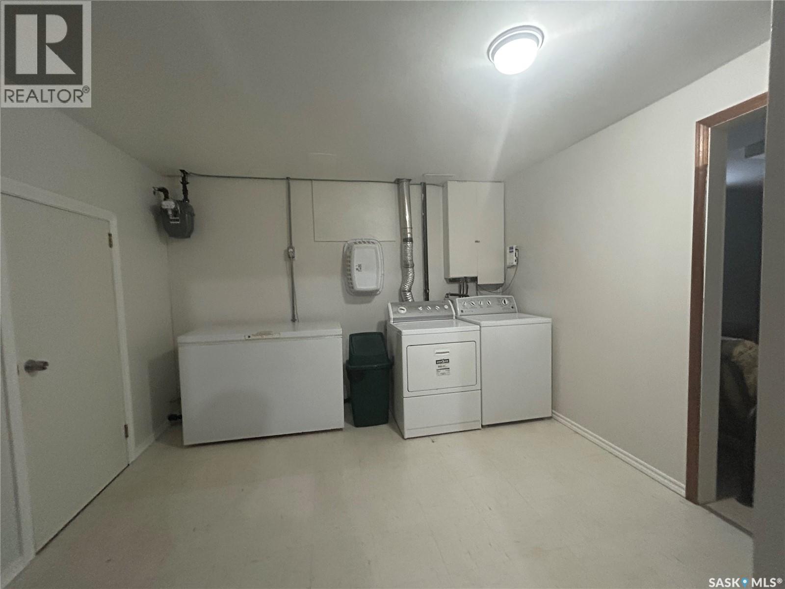 202 2nd STREET W - 20