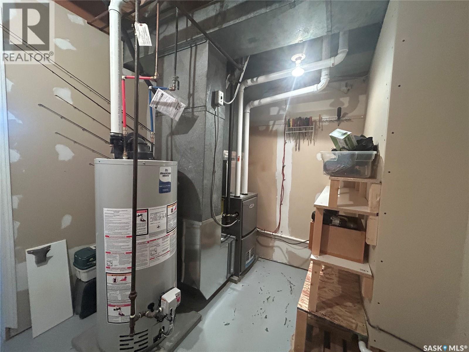 202 2nd STREET W - 24